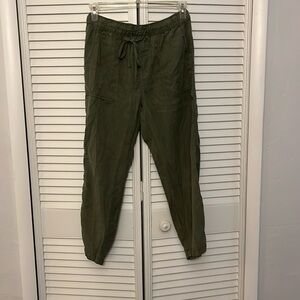 Sanctuary  Army green pants. SZ L. 100% Lyocell. Nice!!